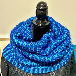 Steve Madden Blue & Aqua Infinity Scarf